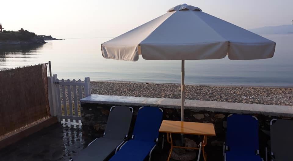 House Kokkalas On The Beach Pyrgadikia Exteriör bild