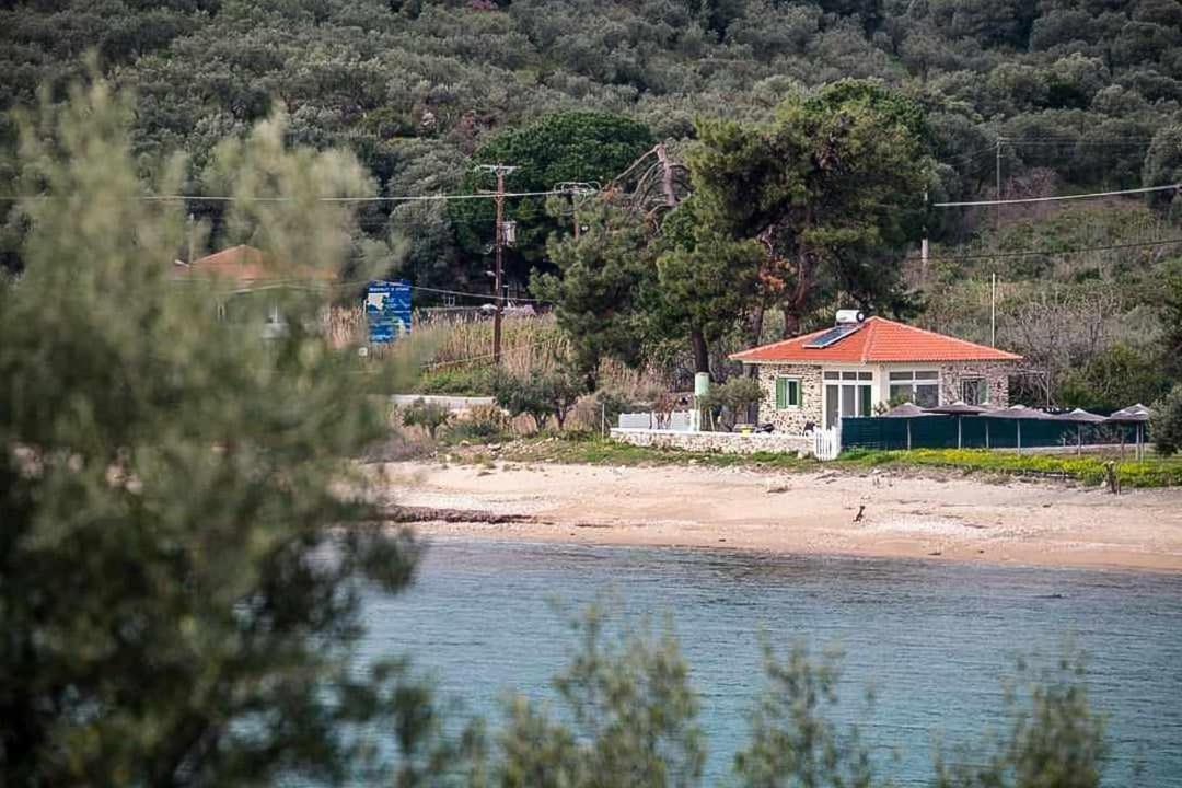 House Kokkalas On The Beach Pyrgadikia Exteriör bild